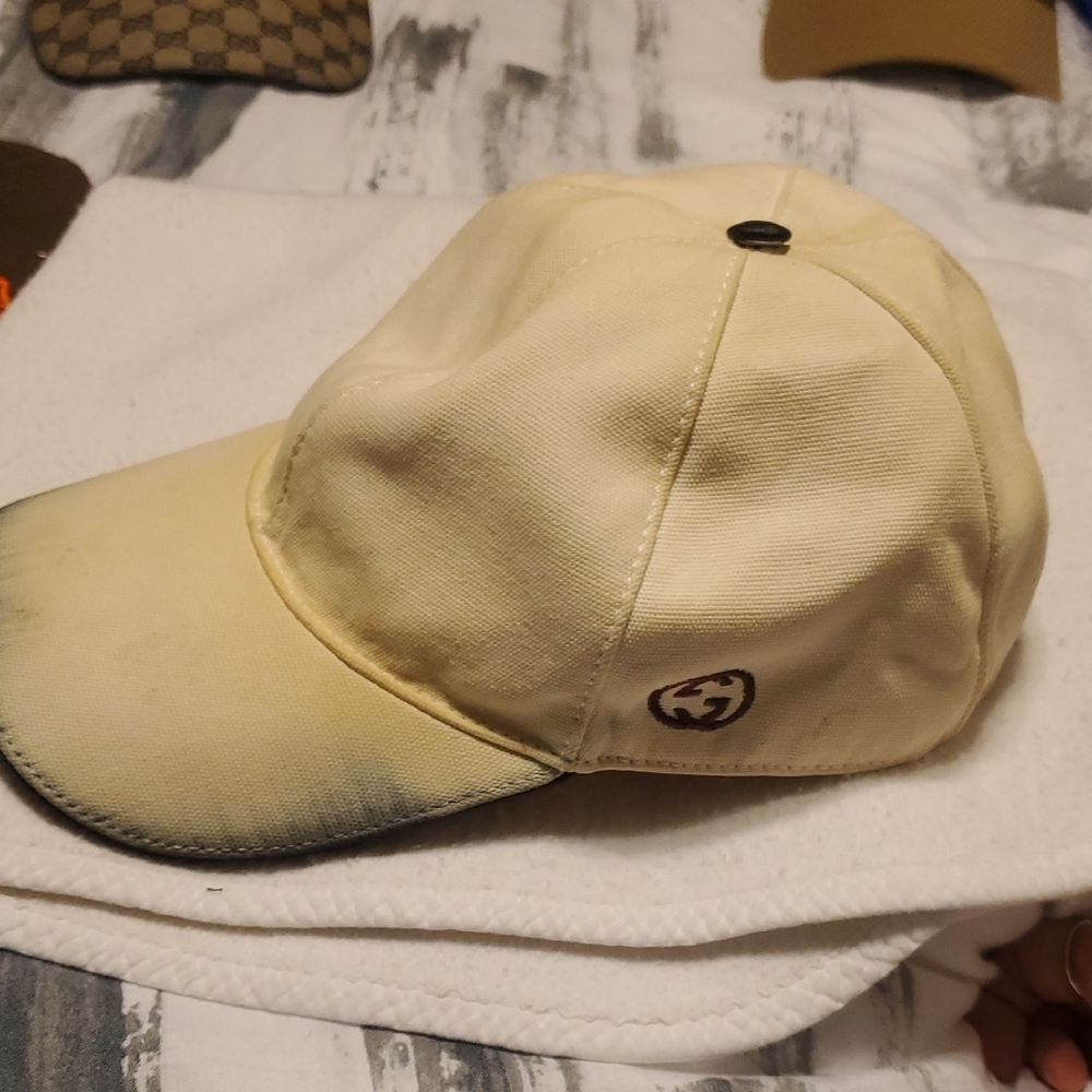 Gucci Cream and Tan Cap